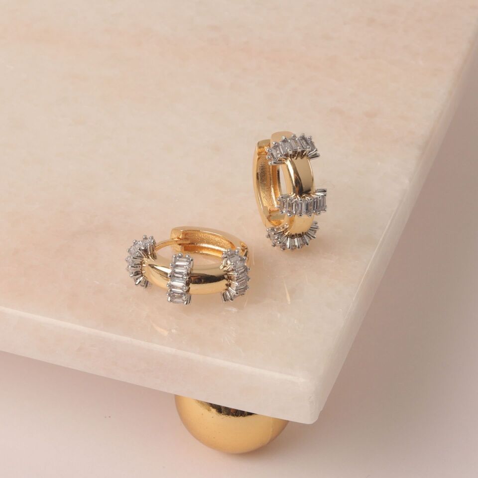 Neesa Özel Seri Gold Jag Baget Taşlı Halka KüpeGold