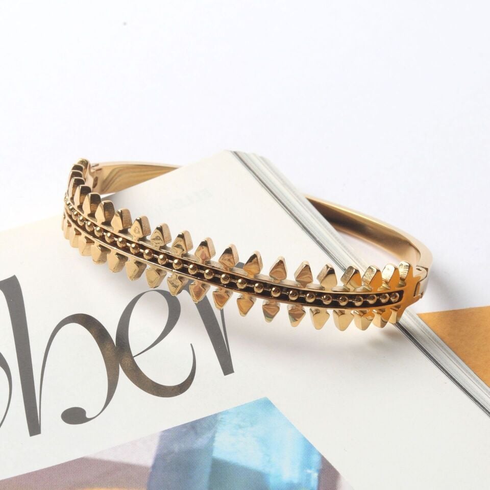 Neesa Çelik Çivili Gold Bileklik Gold