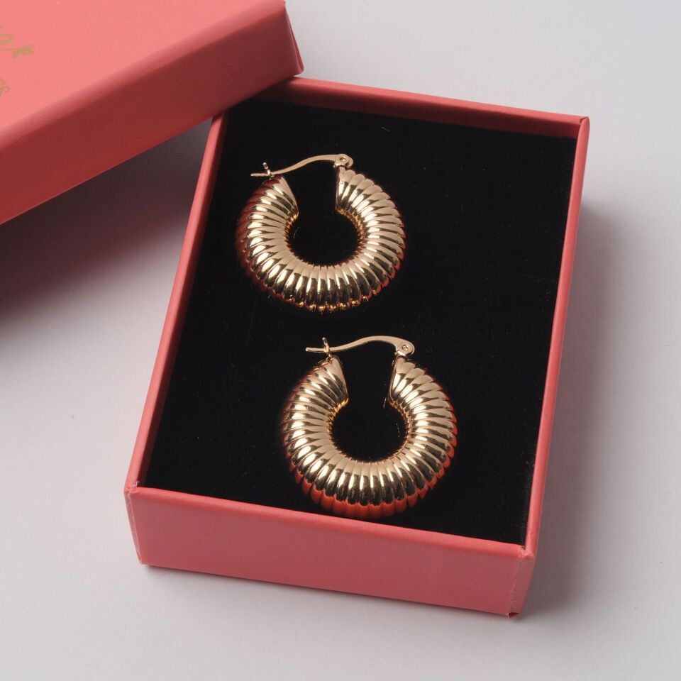 Neesa Özel Seri Kalın Halka KüpeGold