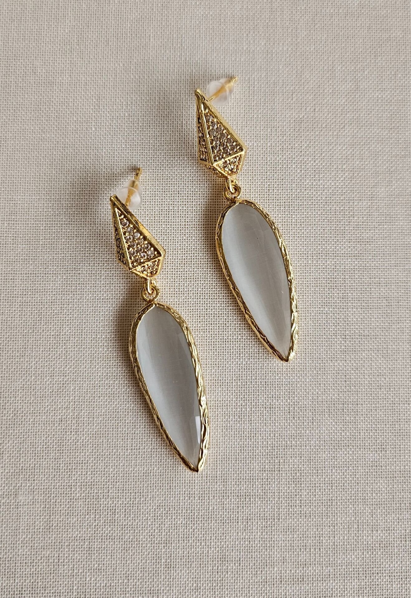 Neesa El İşçiliği Beyaz Kedi Gözü