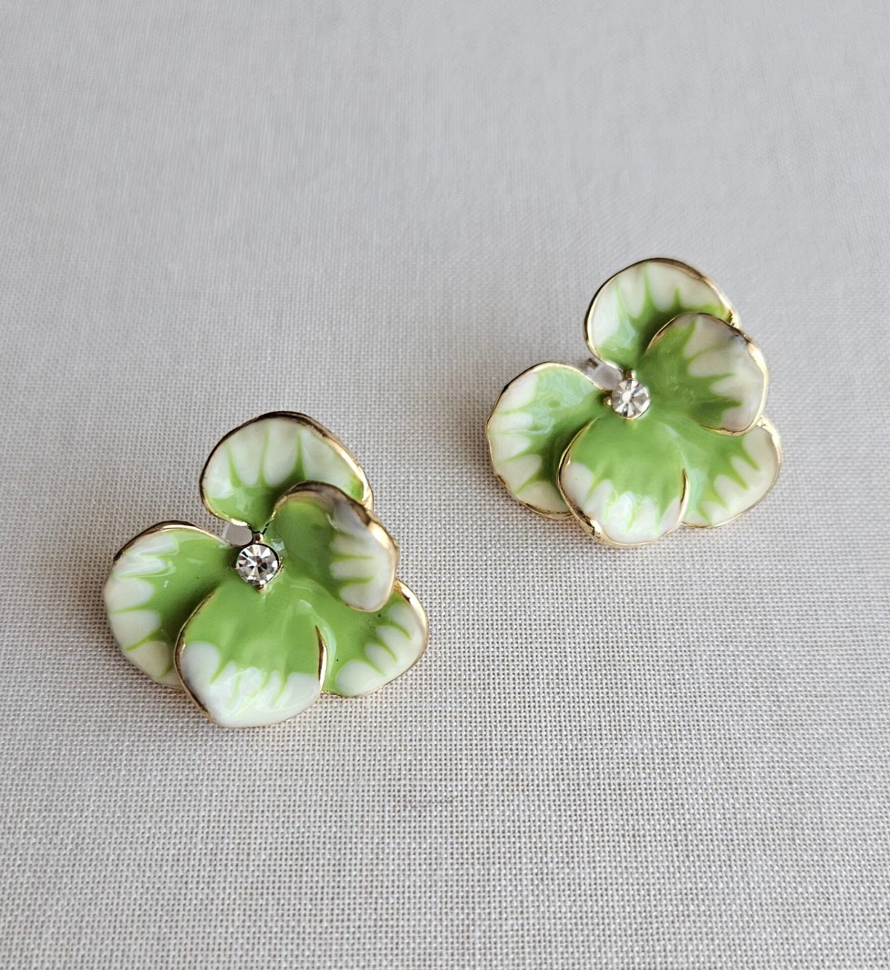 Neesa Çiçek Model Yeşil Küpe