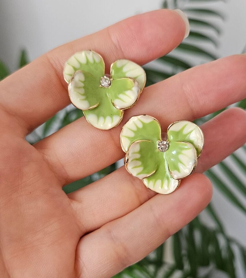 Neesa Çiçek Model Yeşil Küpe