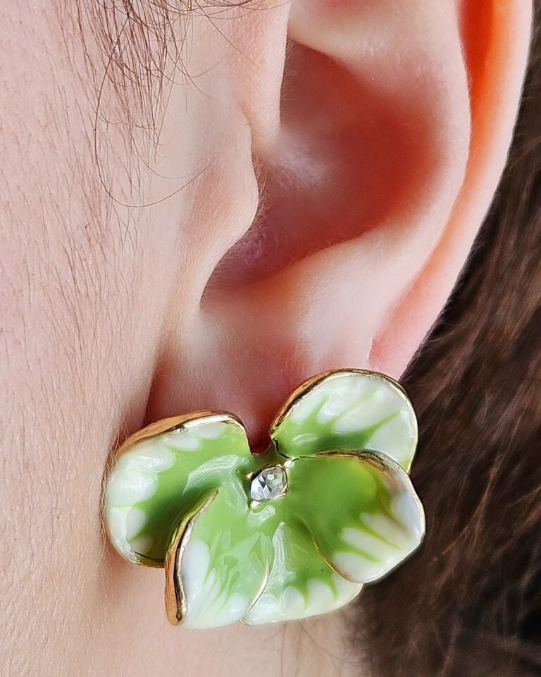 Neesa Çiçek Model Yeşil Küpe