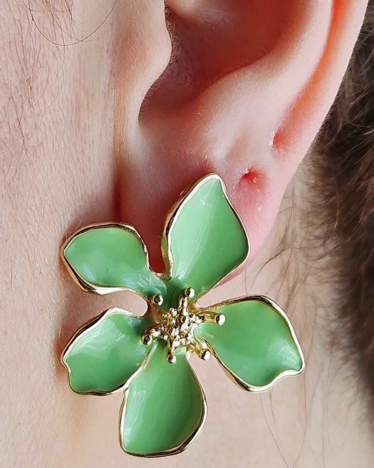 Neesa Çiçek Model Yeşil Küpe