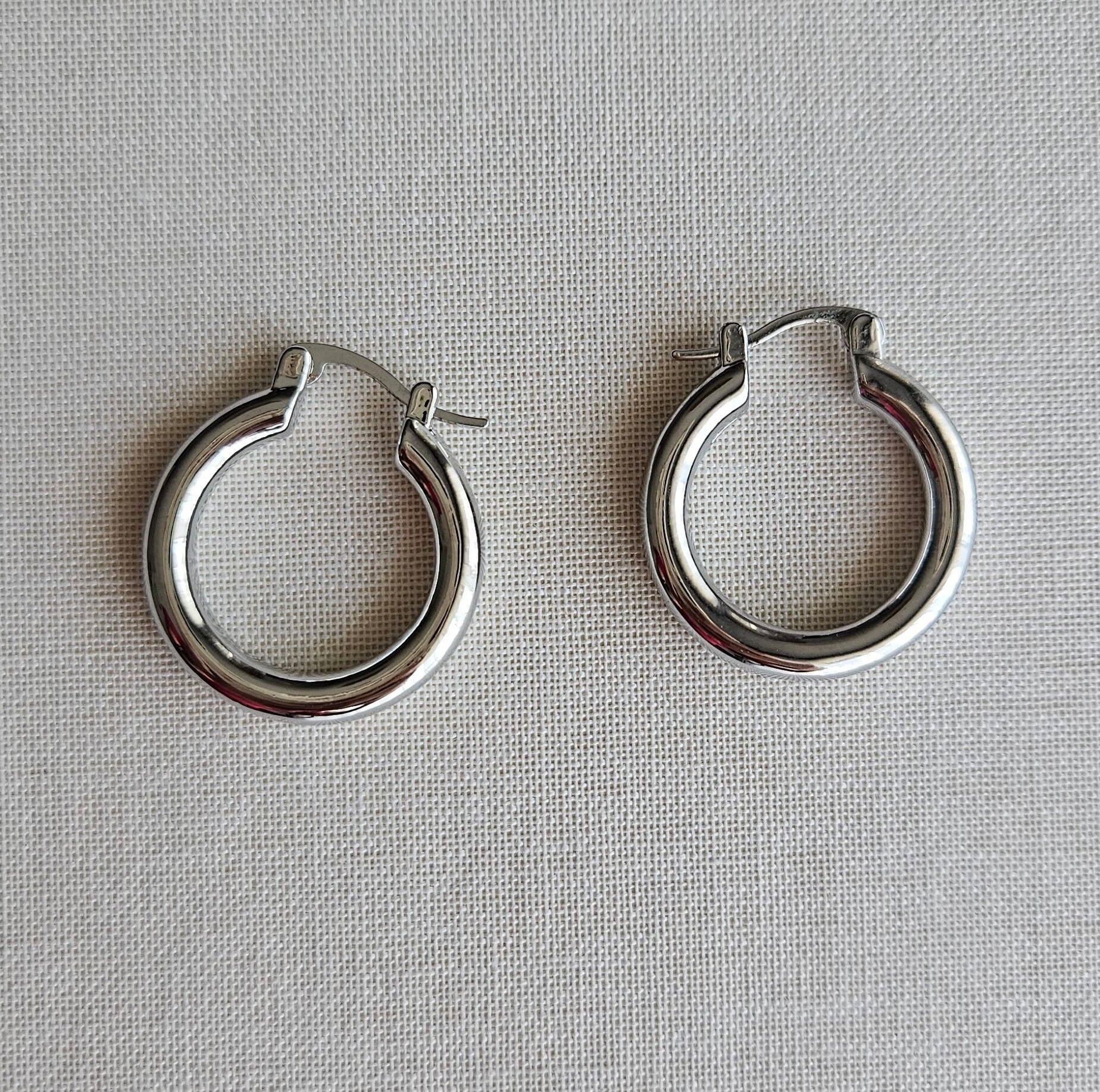 Neesa Silver Halka Küpe