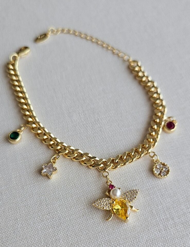 Neesa Arı Charmlı Gold Bileklik
