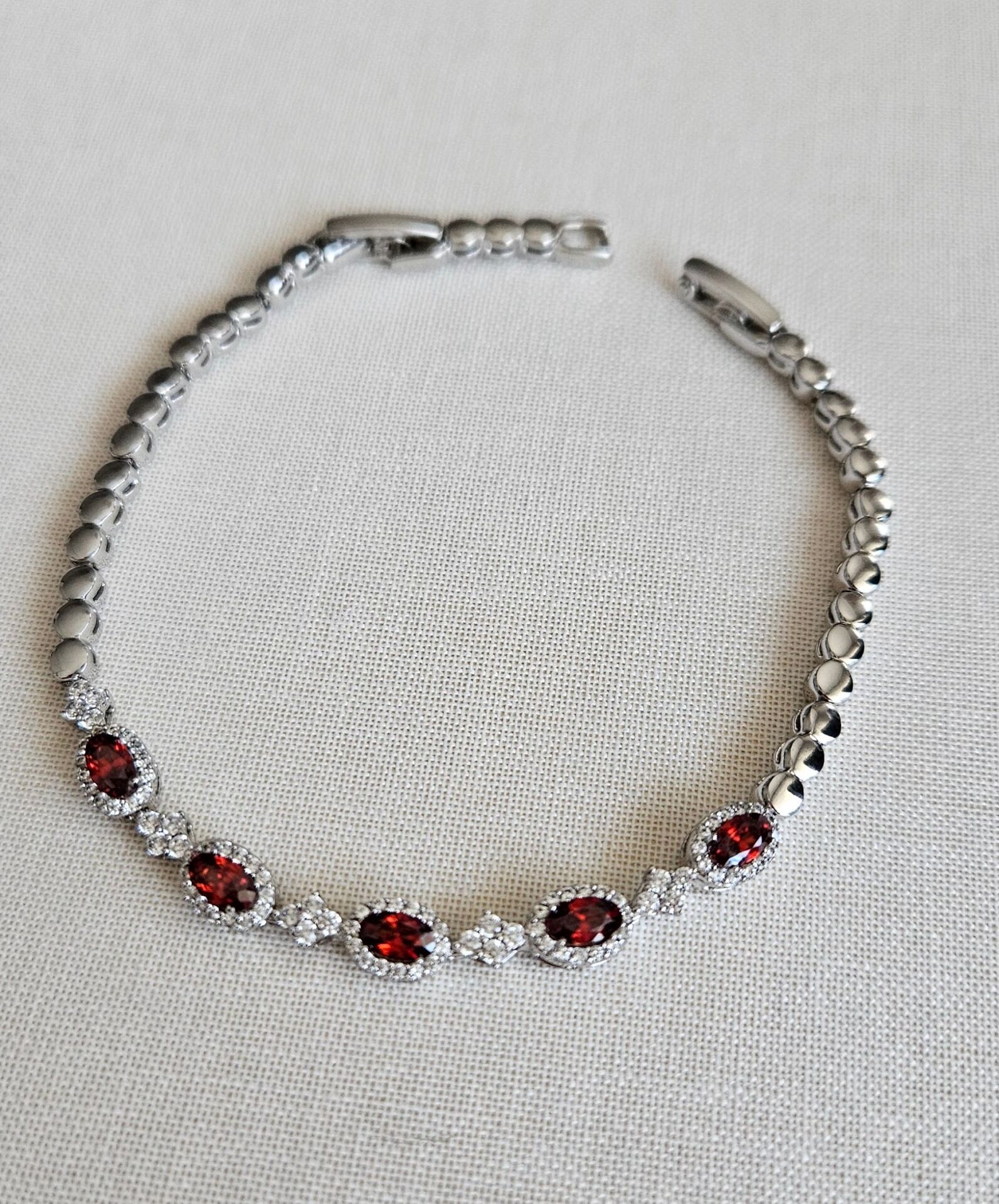 Neesa Vip Silver Kırmızı Zirkon Taşlı Bileklik