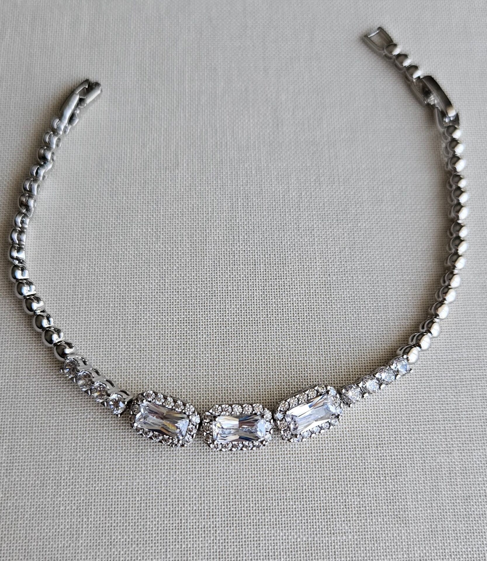 Neesa Vip Silver  Baget Taşlı Bileklik