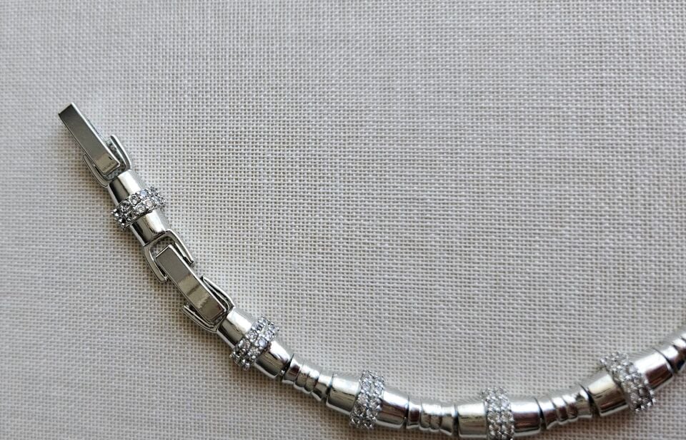 Neesa Özel Seri Marka Model Bileklik