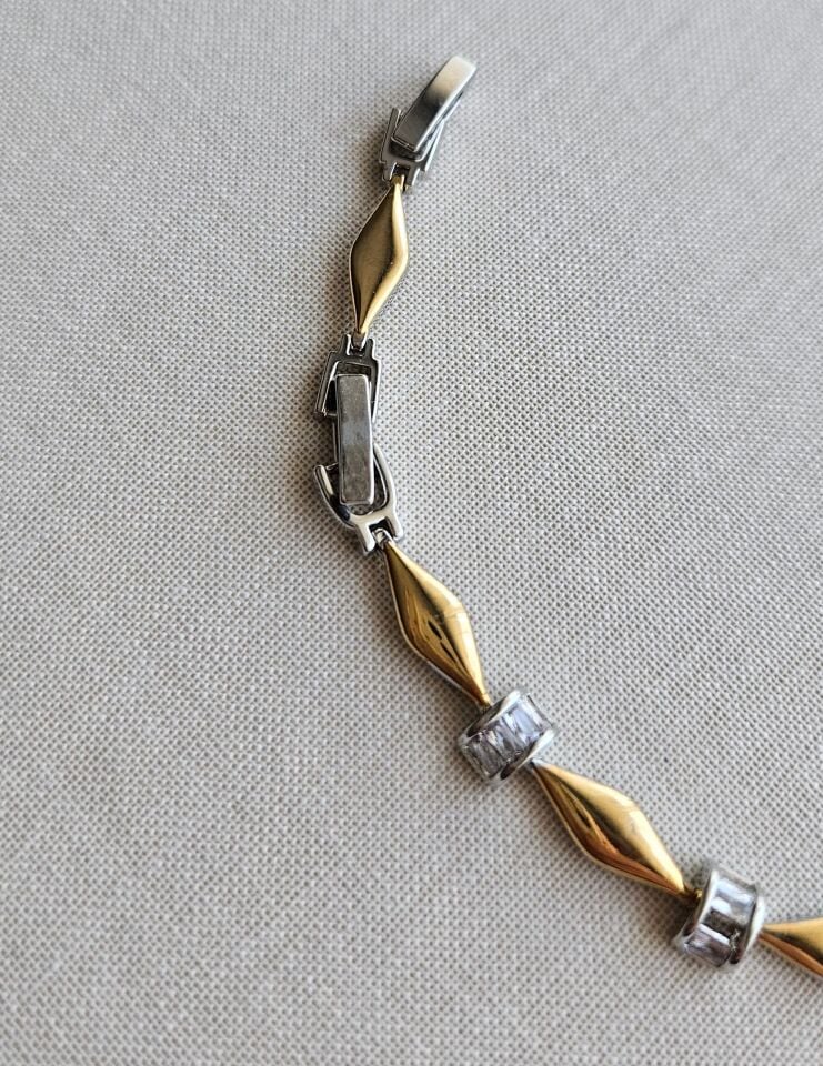 Neesa Özel Seri Marka Model Bileklik