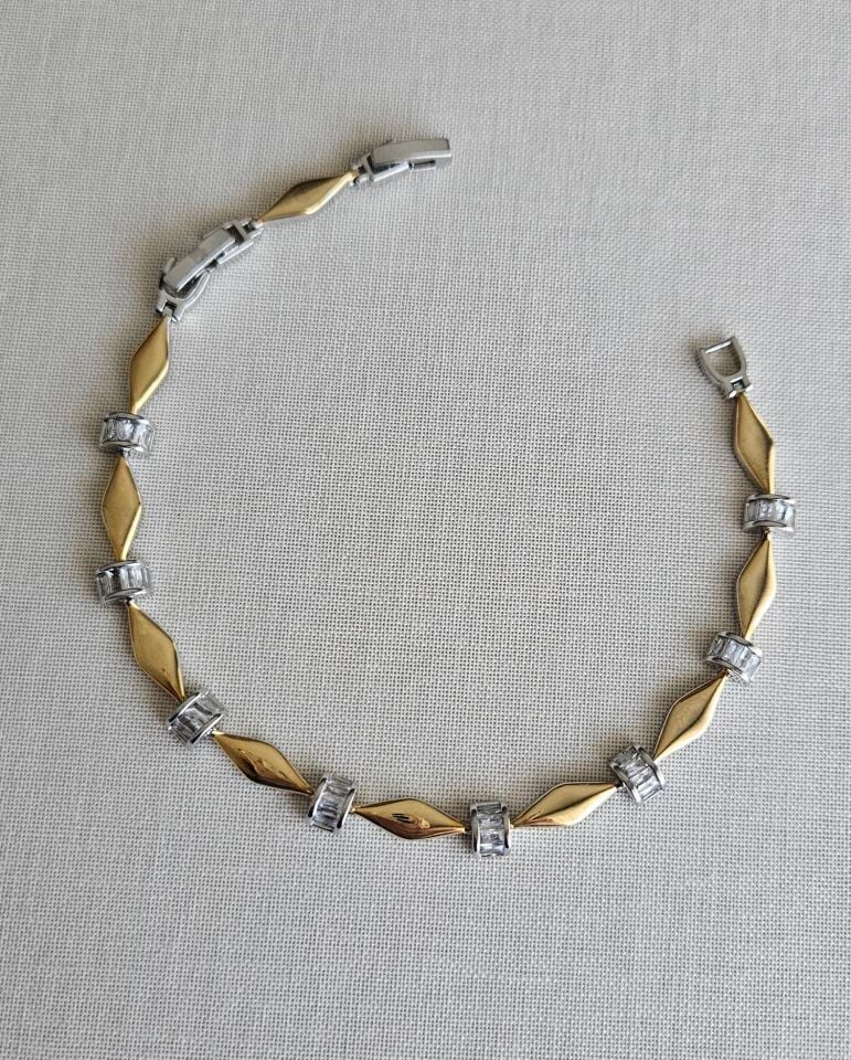 Neesa Özel Seri Marka Model Bileklik