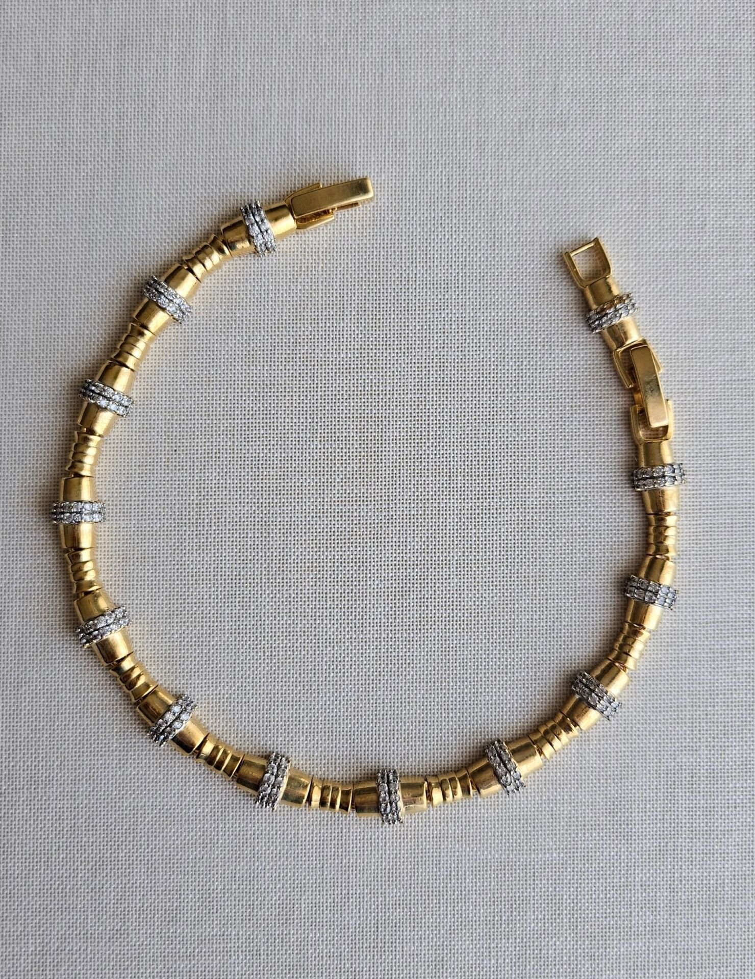 Neesa Özel Seri Marka Model Bileklik