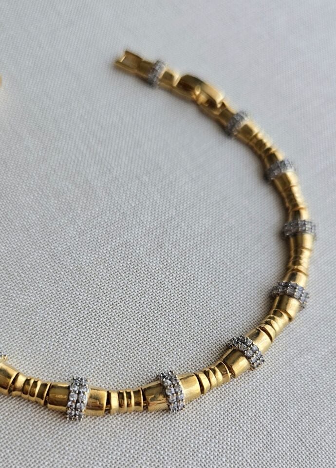 Neesa Özel Seri Marka Model Bileklik