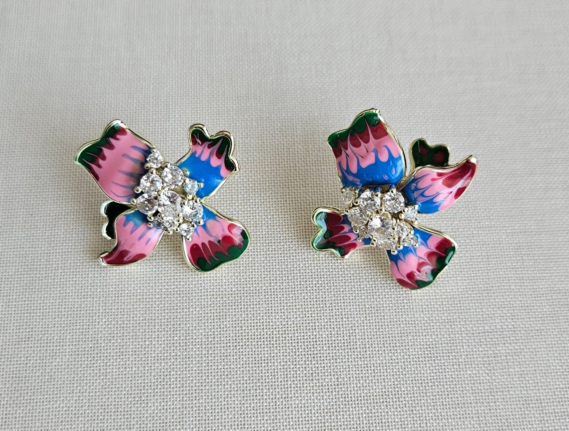 Neesa Marka Model Çiçek Küpe