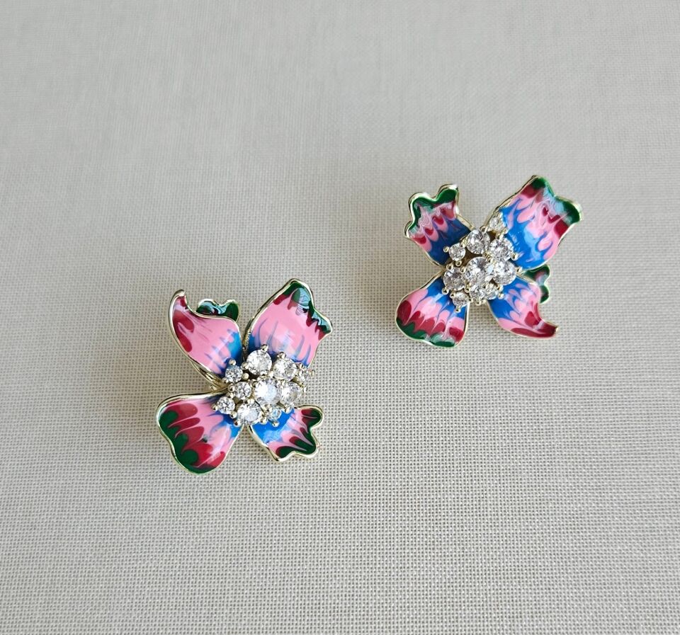 Neesa Marka Model Çiçek Küpe