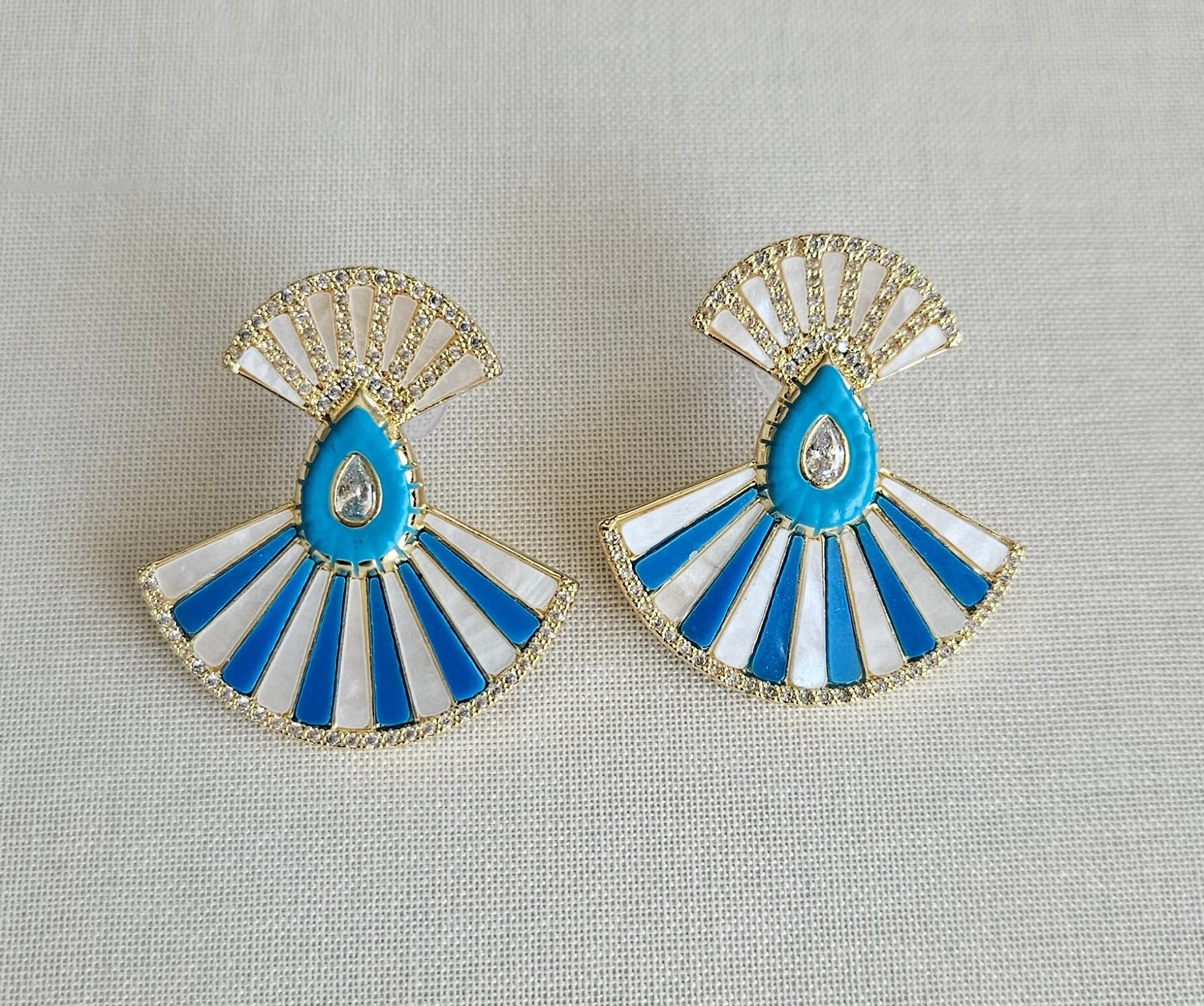 Neesa Marka Model Yelpaze Küpe