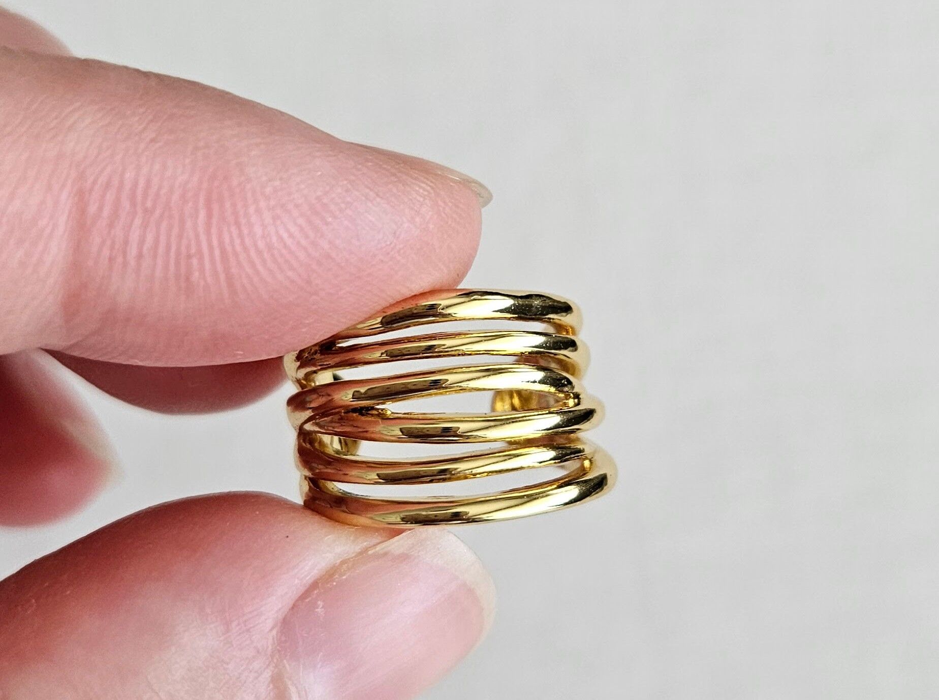 Neesa Gold Çoklu Görünüm Kıkırdak Küpe