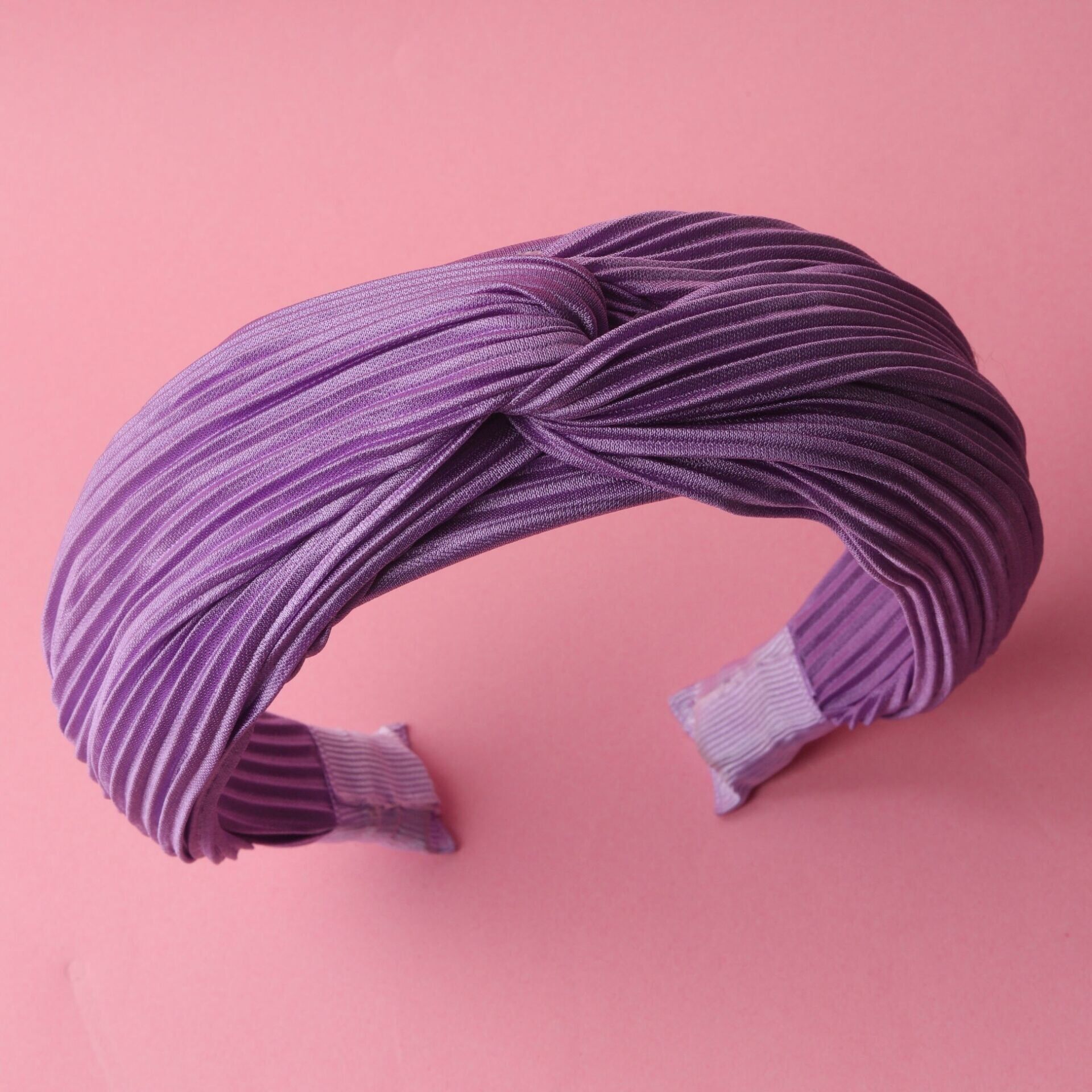 Neesa Pileli Düğümlü Kumaş Taç Mor