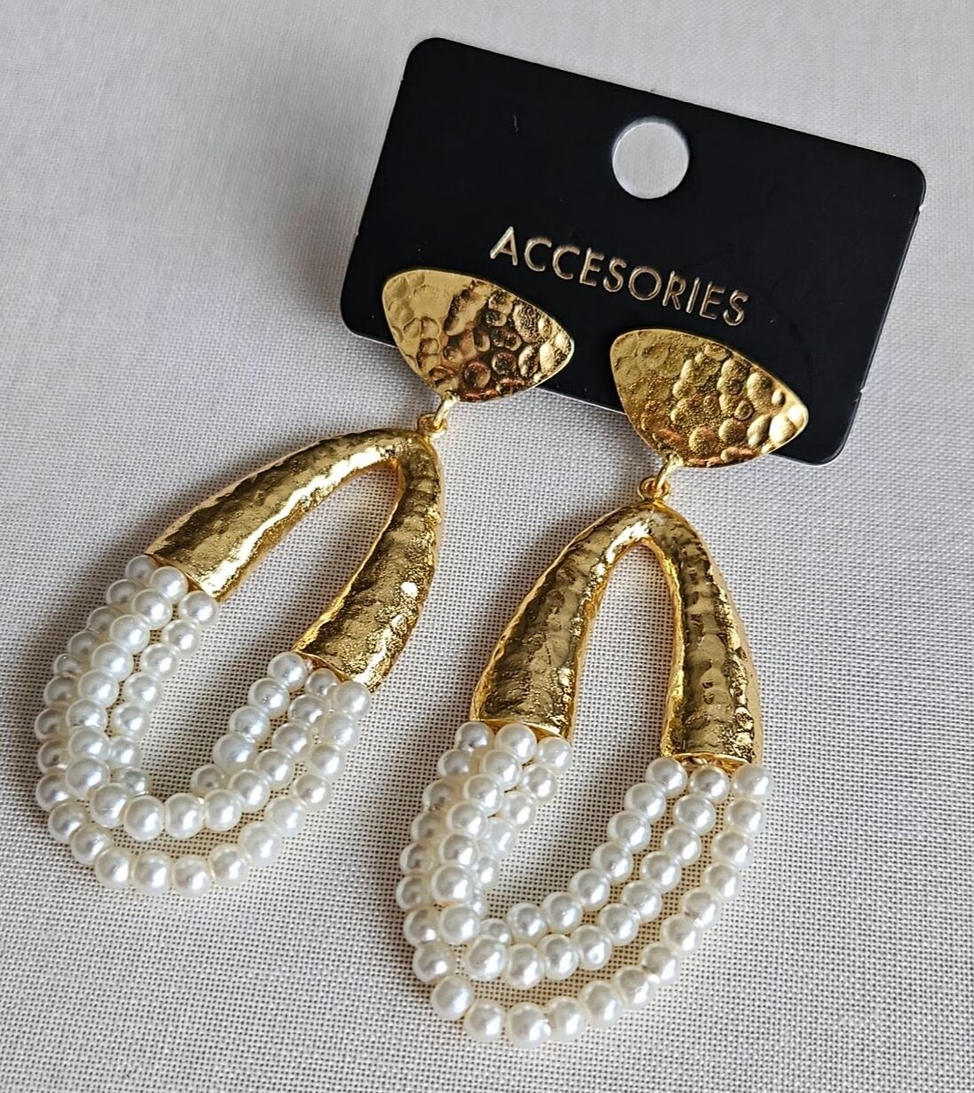 Neesa El İşçiliği Beyaz İnci Gold Küpe