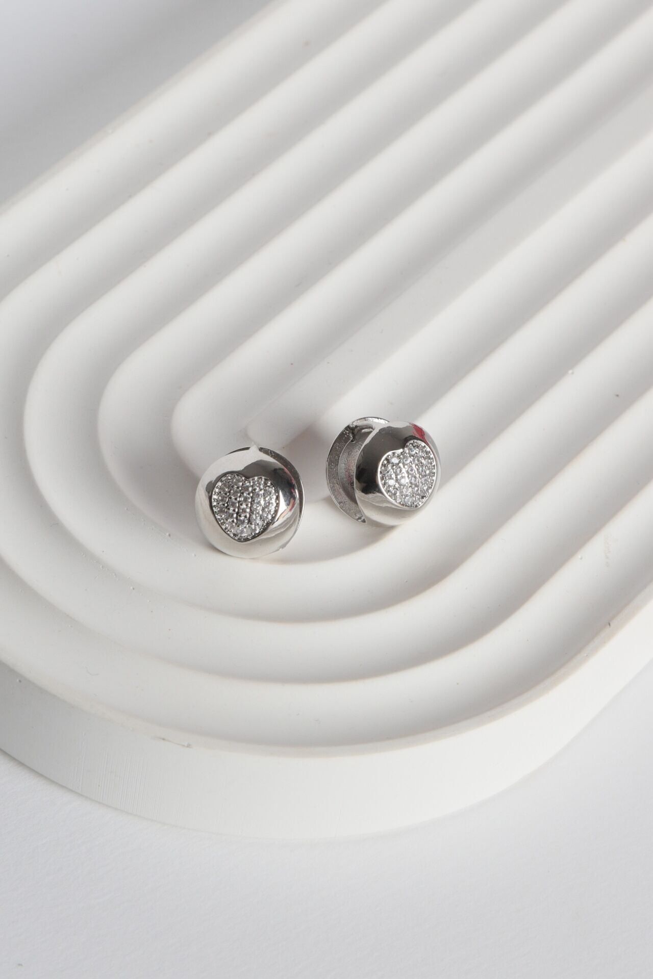 Neesa Çelik Top Küpe Zirkon Kalp DesenliSilver