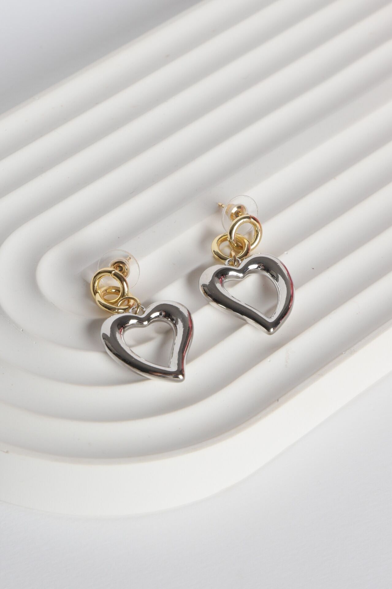 Neesa Çelik  Küpe Kalp FigürlüSilver-Gold