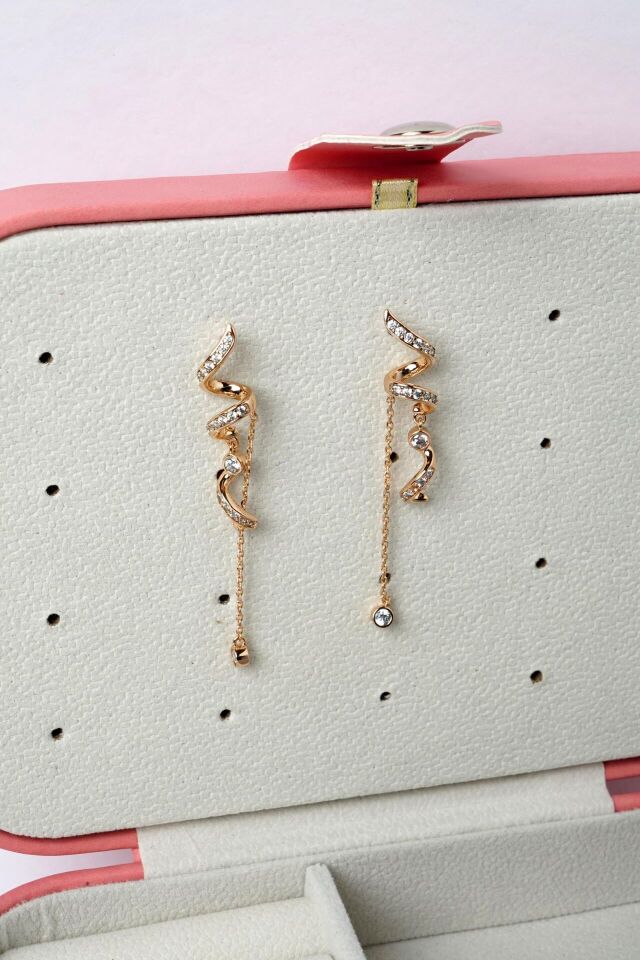 Neesa VIP Spiral Sallantılı Zirkon Taşlı Küpe GoldGold