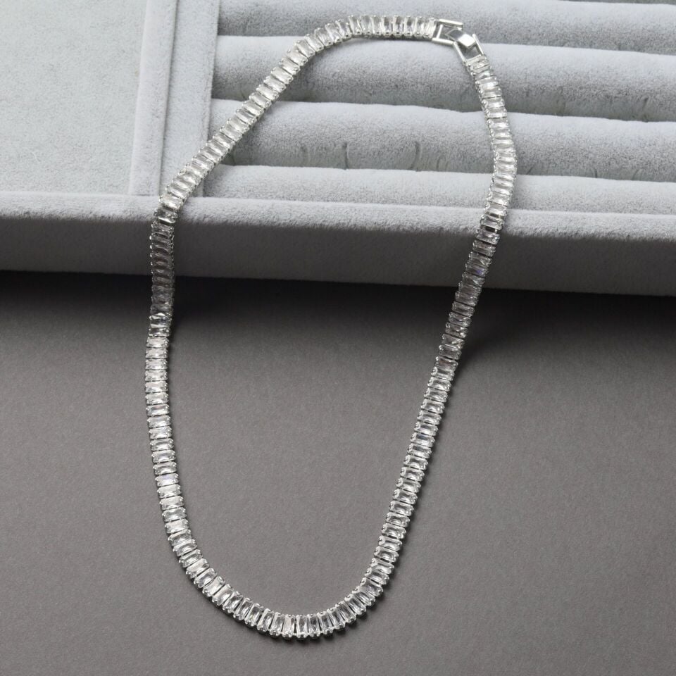 Neesa Özel Seri Baget Taşlı Beyaz Kolye / BileklikSilverKolye