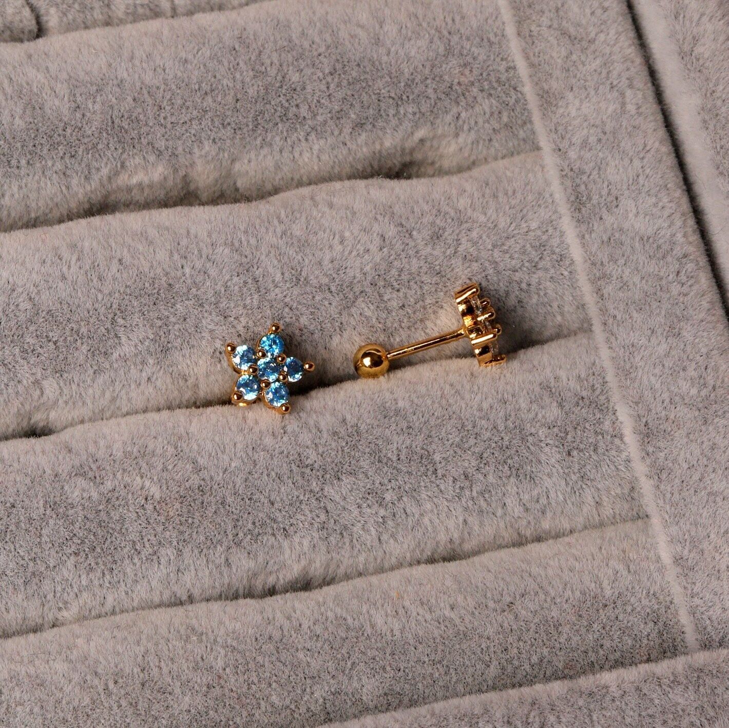 Neesa Özel Seri Tragus Mini Çiçek Küpe Gold Mavi