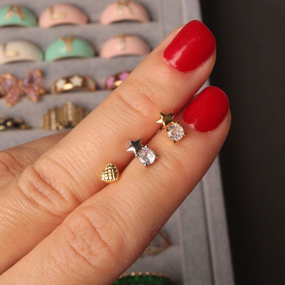 Neesa Özel Seri Tragus Yıldız Taşlı Küpe Gold