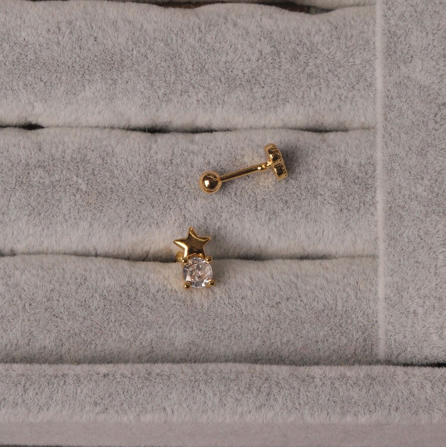 Neesa Özel Seri Tragus Yıldız Taşlı Küpe Gold