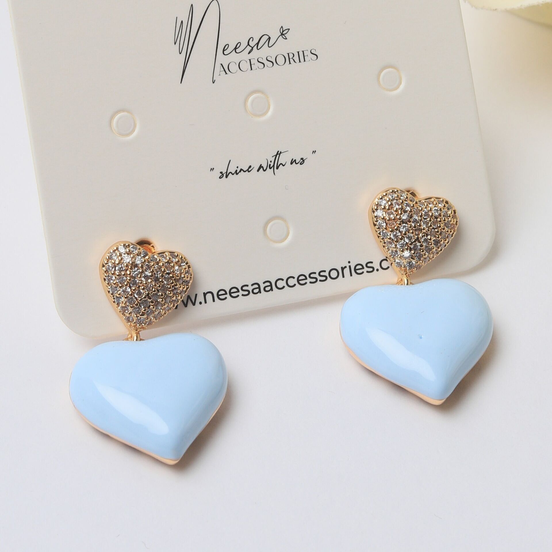 Neesa Renkli Kalp Gold KüpeAçık Mavi