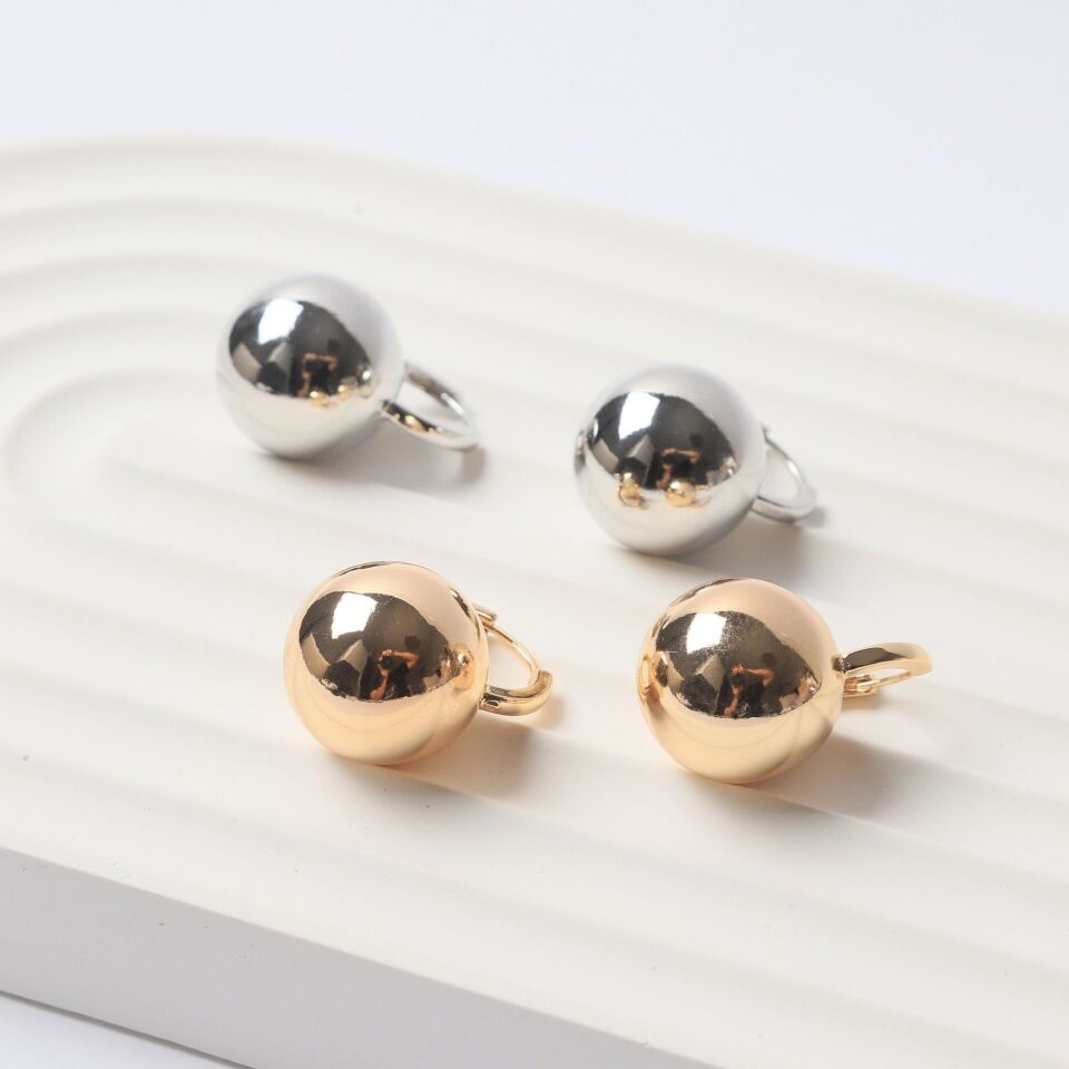 Neesa Özel Seri Sallantılı Top KüpeGold