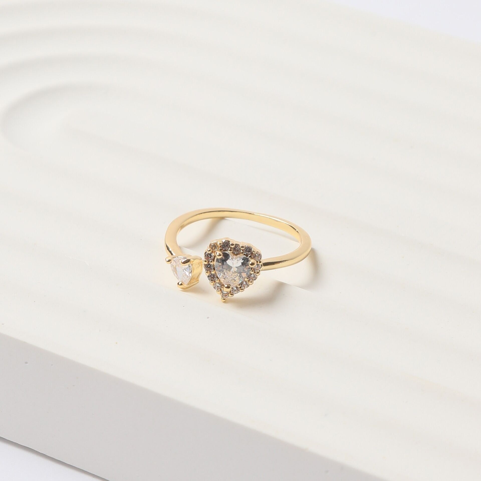 Neesa Özel Seri Kalp YüzükGold