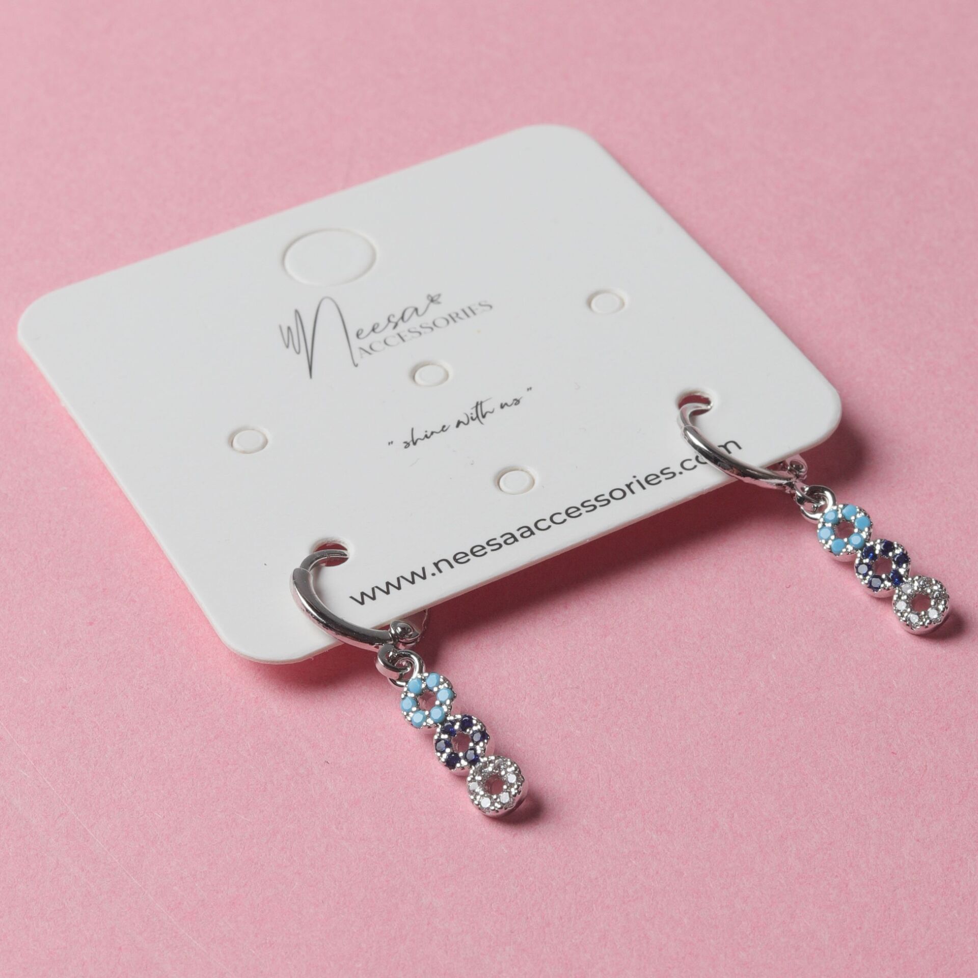 Neesa VIP Mini Sallantılı KüpeGold Silver