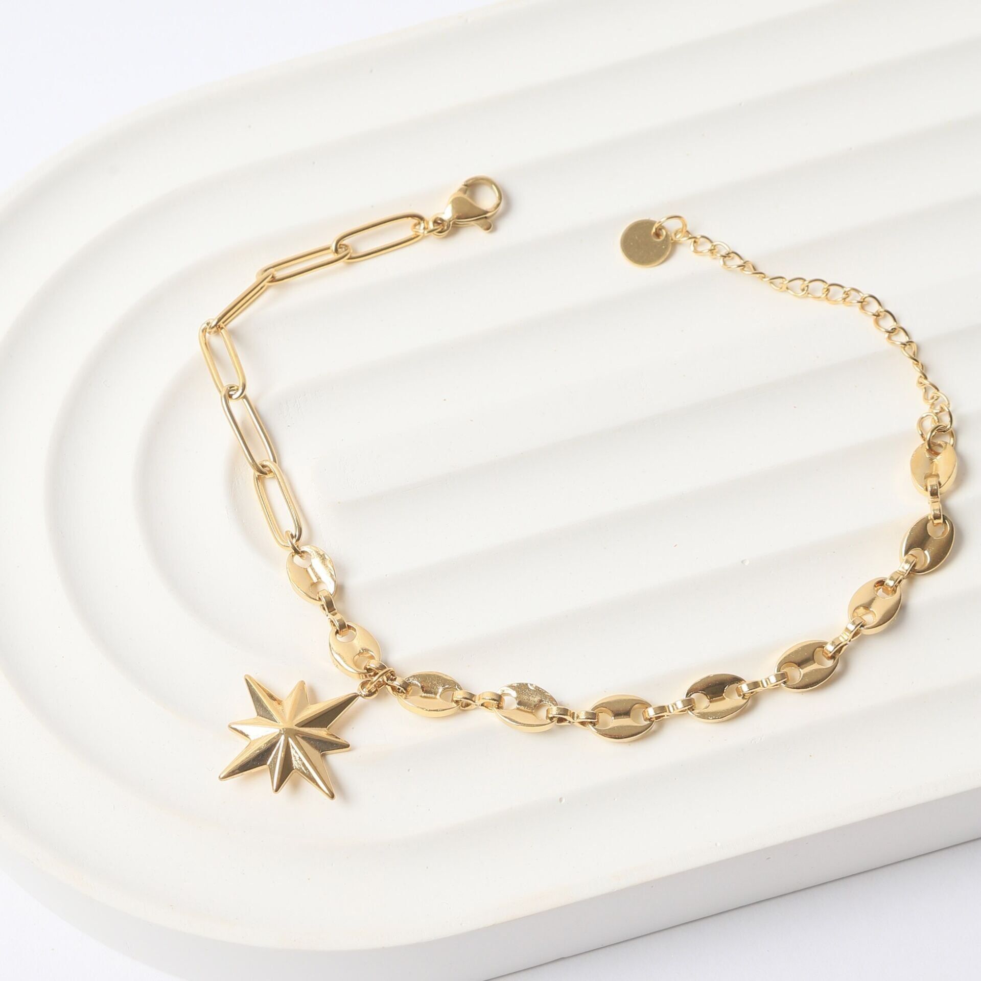 Neesa Çelik Pusula Yıldızı BileklikGold