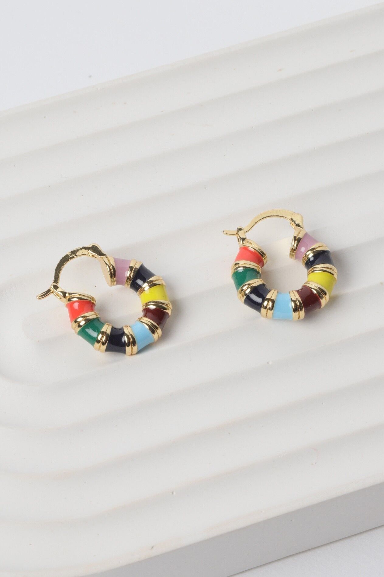 Neesa Çelik Renkli Halka KüpeGold