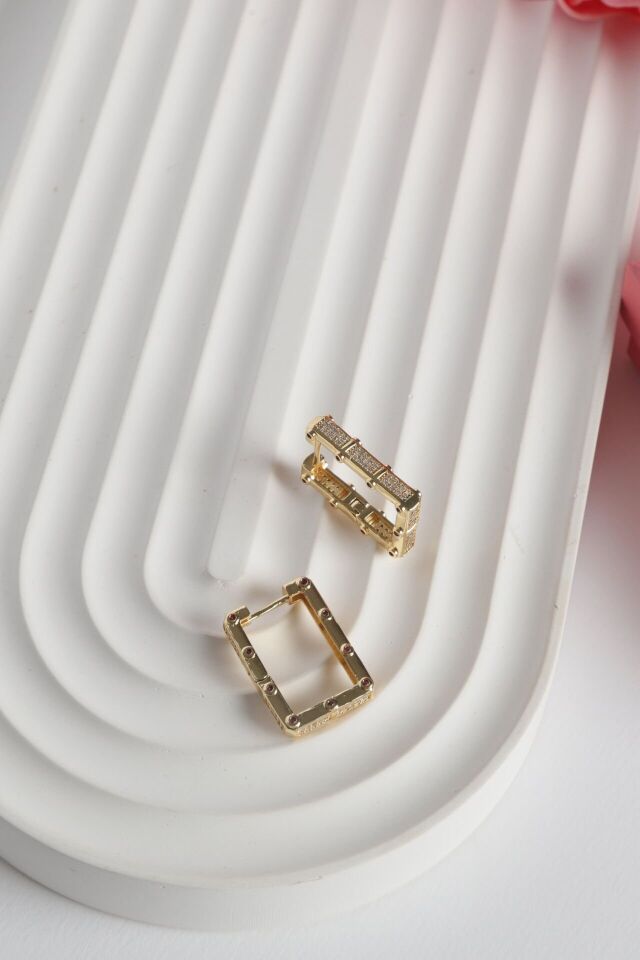 Neesa Çelik Dikdörtgen Askı Küpe Gold