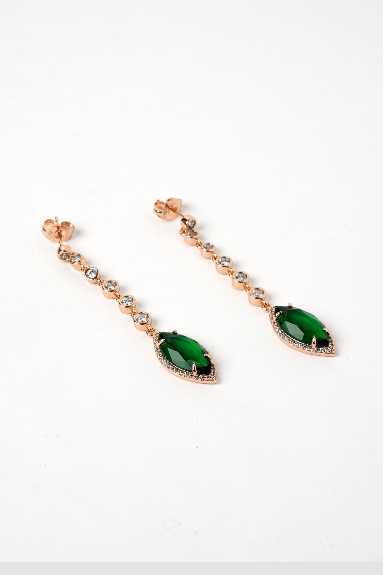 Neesa VIP Sallantılı Zirkon Taşlı Gold KüpeYeşil