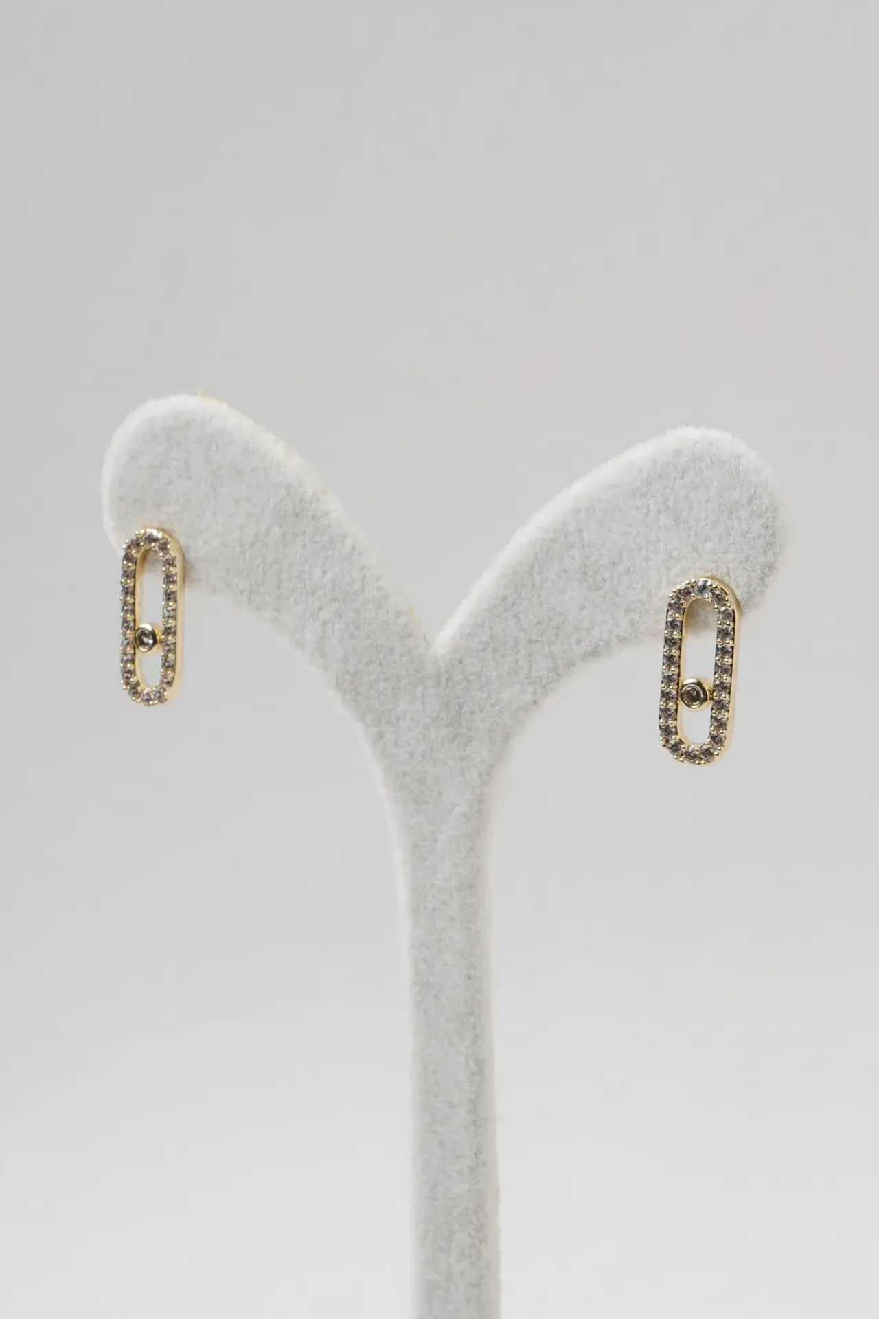 Neesa Çelik Marka Model Küpe Zirkon TaşlıGold