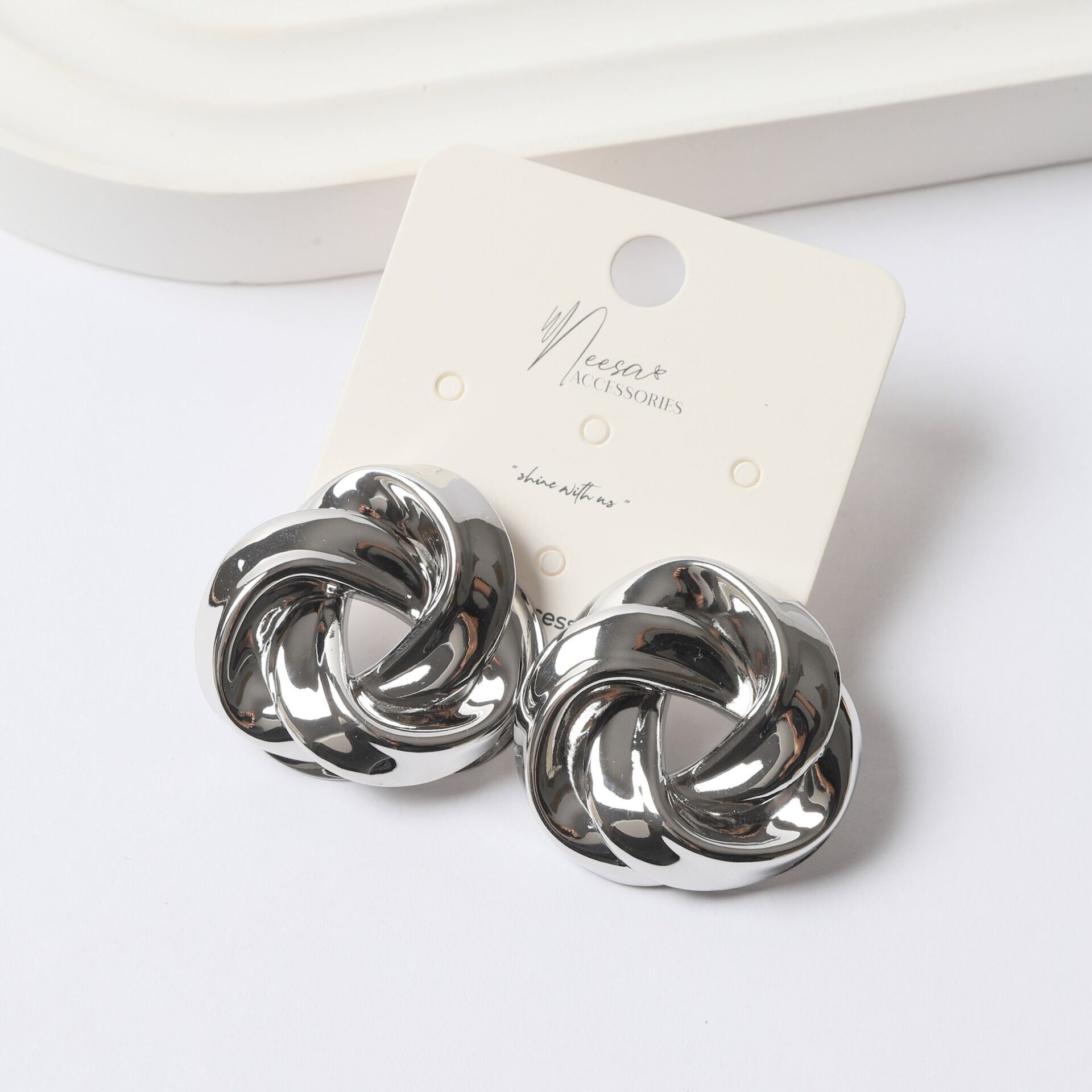 Neesa Özel Seri Sarmal Küpe Marka ModelGold Silver